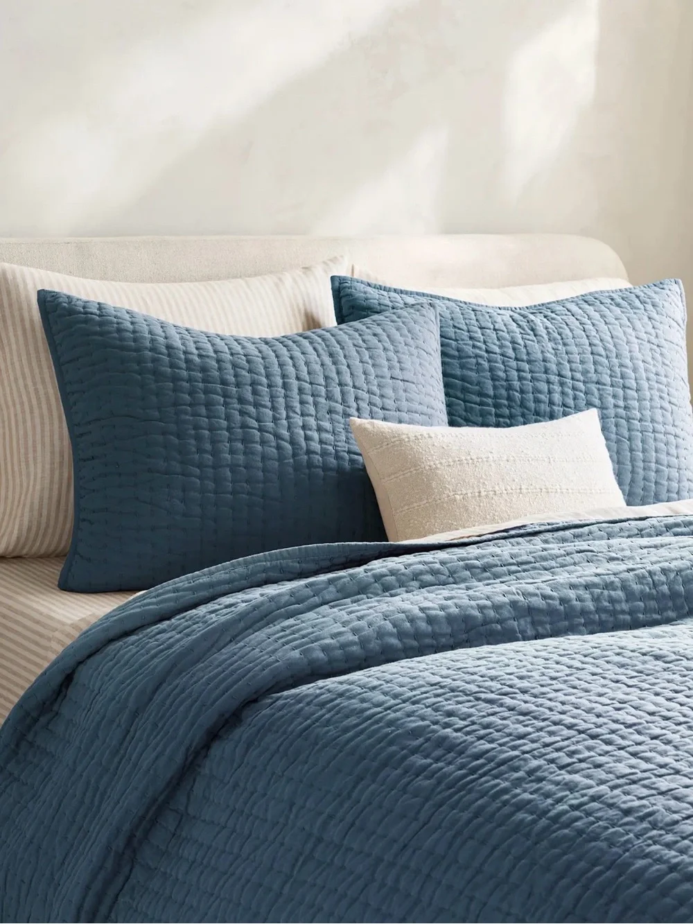 Quince European Linen and Cotton Stitch Quilt in Glacier Blue Full/Queen